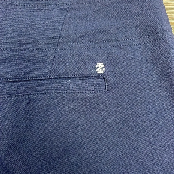 Izod Golf Stretch Shorts Bundle of Two Pairs Navy and Tan Size 10 - Picture 9 of 16